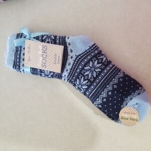 Spa Bella cozy knit socks